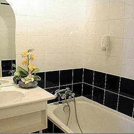 Hotel Mon Reve Paris